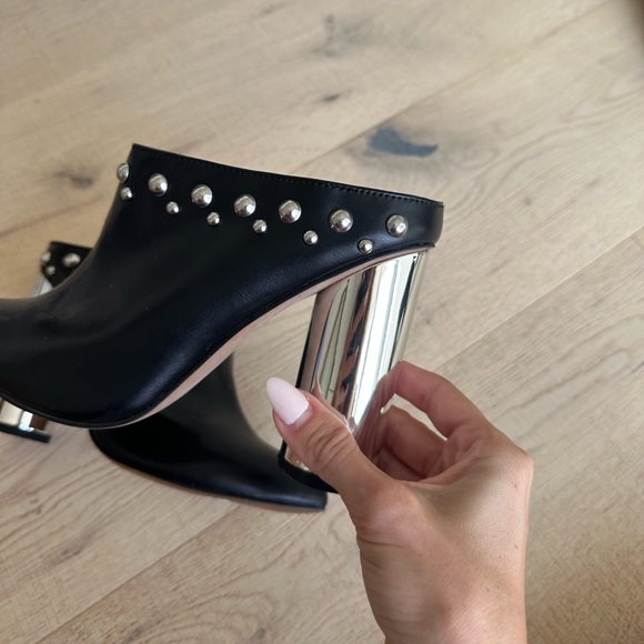 Leather healed booties - Picture 2 of 7